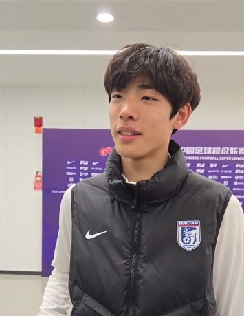  國青歸來上演中超首秀，朱鵬宇：感覺很好，場上大哥們很支持我