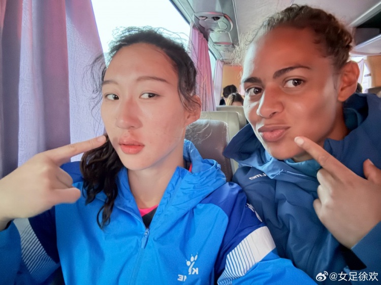  神勇！女足國門徐歡曬照，比賽中被球砸臉仍力保球門不失