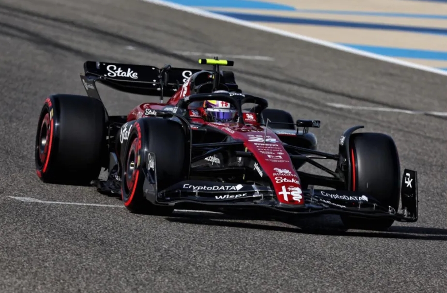  F1中國大獎賽正在進(jìn)行！周冠宇：今年若有機會 想?yún)⒓酉翹BA的集訓(xùn)