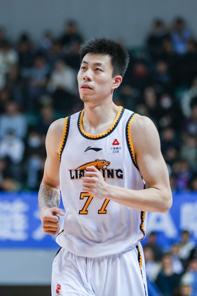  媒體人：張鎮(zhèn)麟、韓德君將因傷缺席今晚對陣北控的比賽