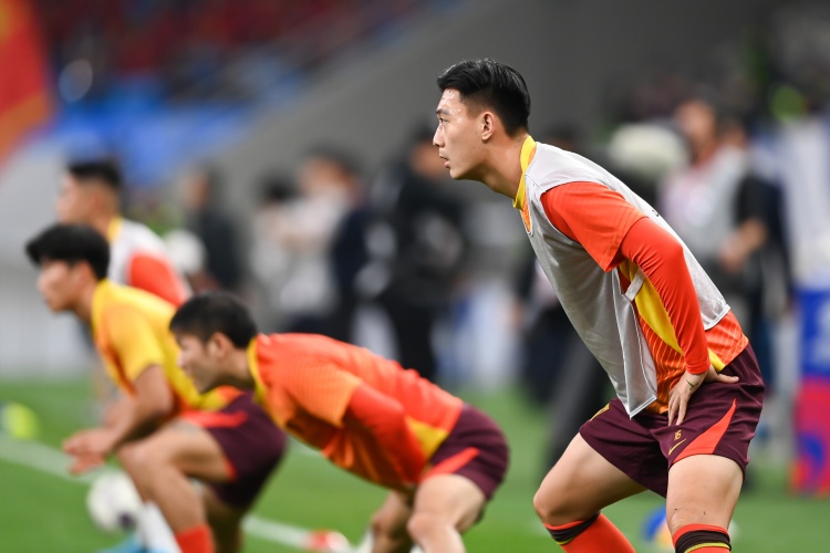  足球報(bào)：張玉寧、蔣圣龍均有不同程度傷病，伊萬未讓在熱身賽出場