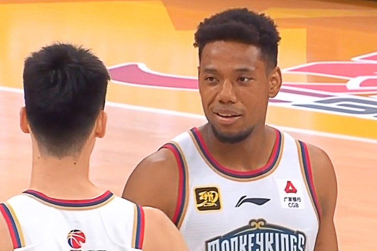  手感不錯(cuò)！祝銘震半場6中4&3記三分拿下11分4籃板