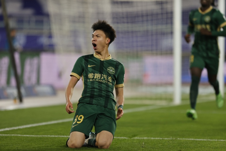  津媒：王鈺棟等多名小將嶄露頭角，必然能推動更多年輕球員登場